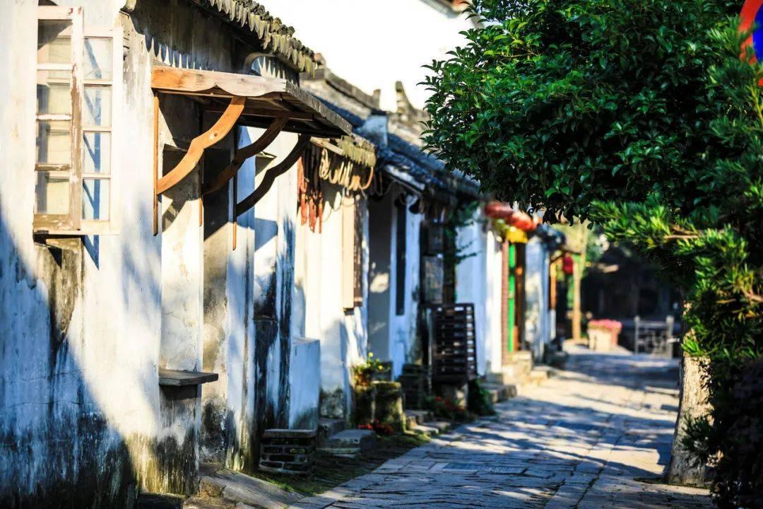 40分之13-3分之四等于几分之几？
